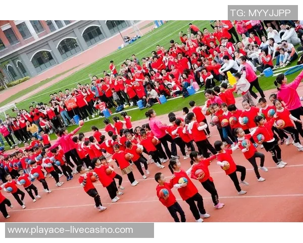 毒蜂足球鞋引领潮流让你在赛场上尽显风采与实力