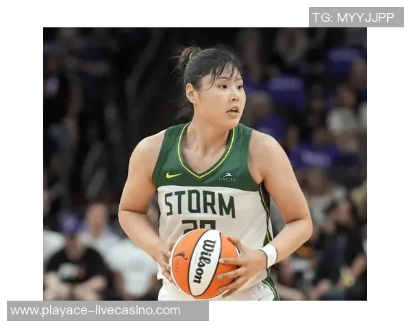 李月汝出战时间短暂仅得2分罚球成唯一得分方式令人心疼