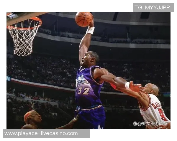 WWE马龙与罗德曼的传奇对决揭开体育娱乐的新篇章